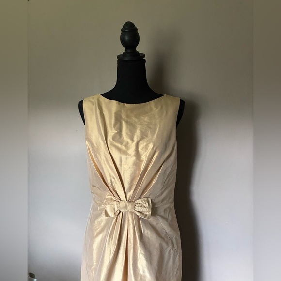 SARA CAMPBELL sleeveless wiggle sheath dress sz 8 buttery gold bow accent EUC - Picture 2 of 11